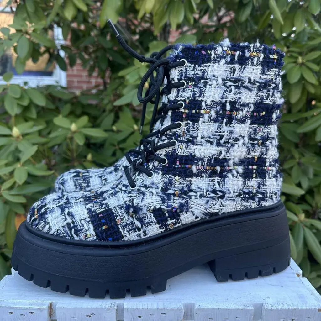 Aqua Sarge Tweed Lace-Up Platform Ankle Boots - Size 9.5