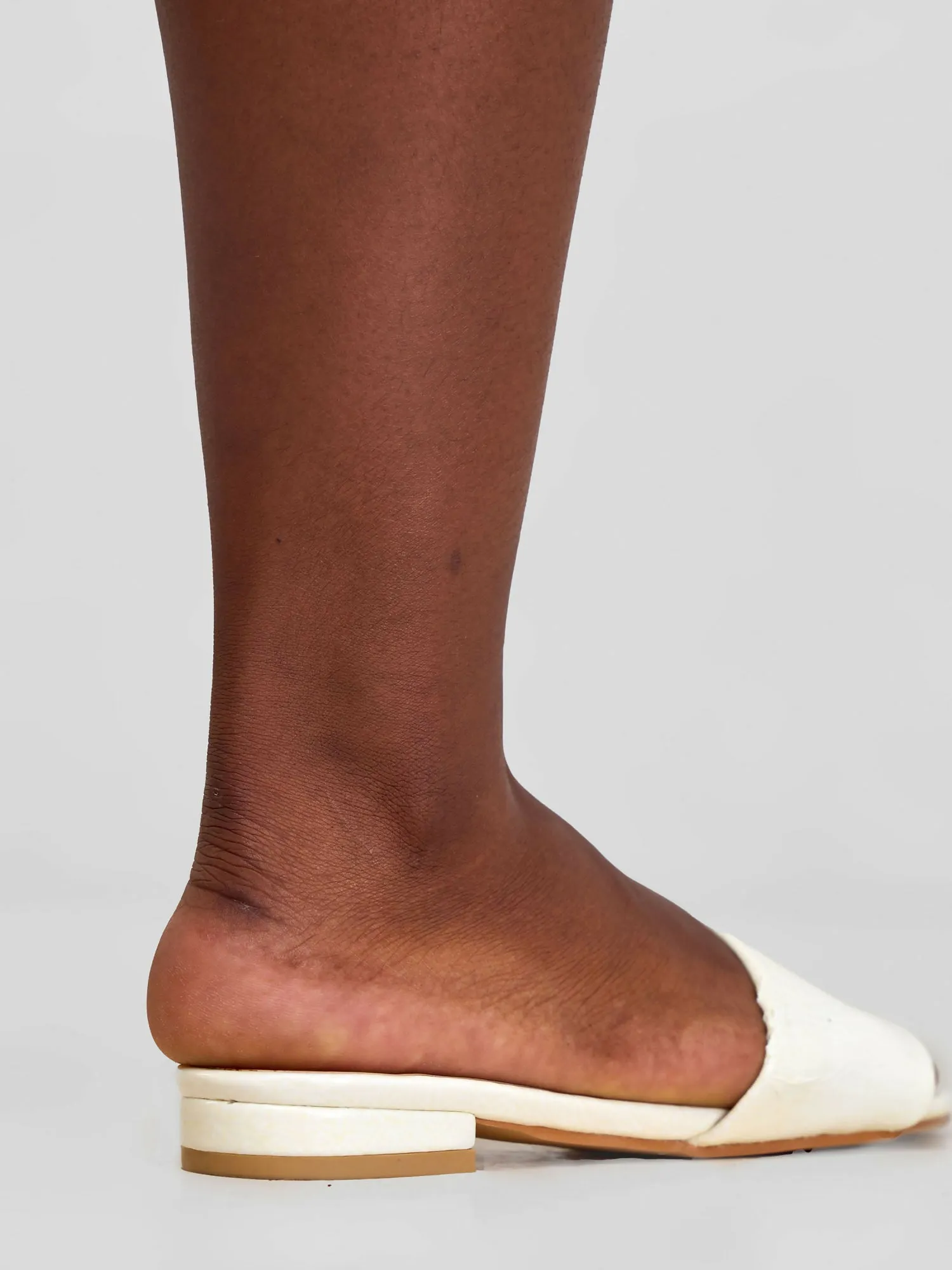Be Unique Weekend Sandals - White