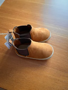 Chelsea boots, Shoes 4.5 (Walkers:12-24 mth)