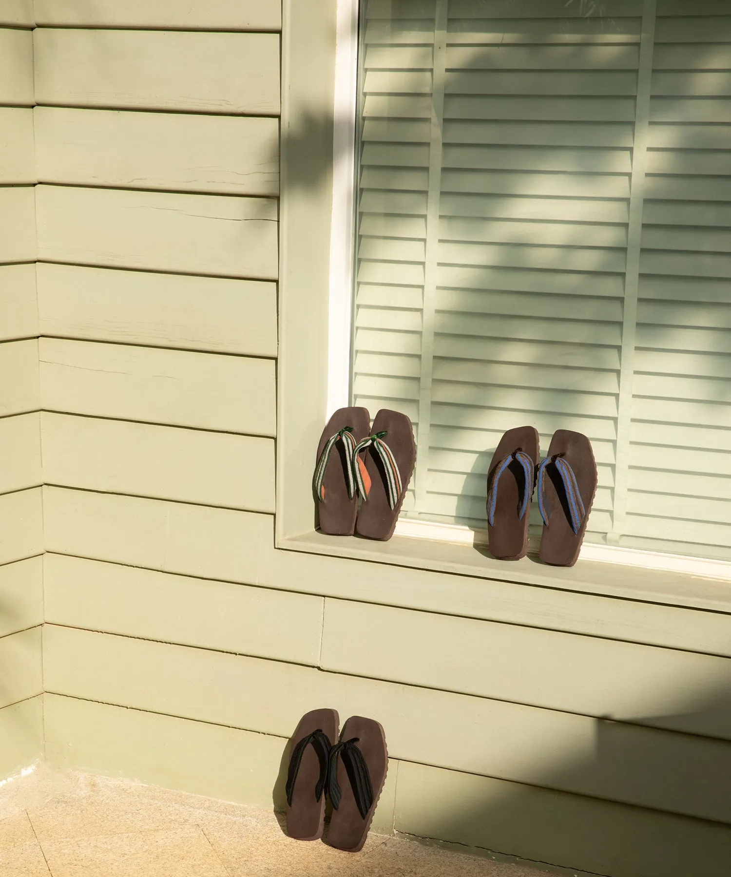 HOME Retro Striped Flip Flops