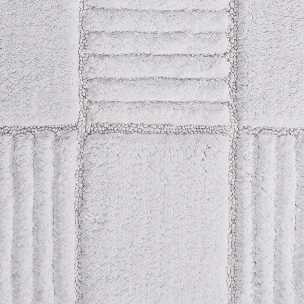 Knightsbridge Chakkar Board 220 GSF Non Skid Back Bath Rug 21 x 34