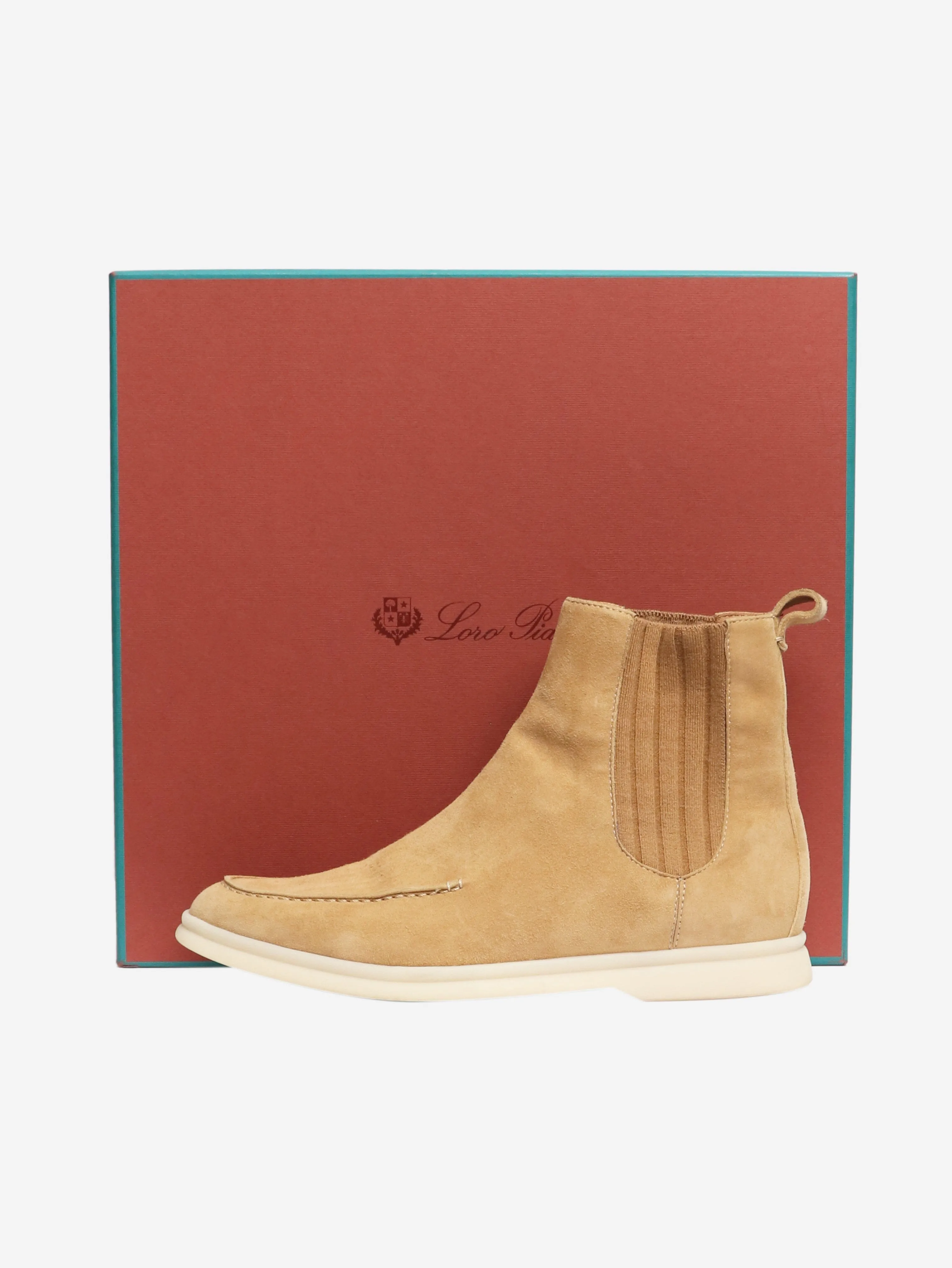 Neutral suede Chelsea boots - size EU 38