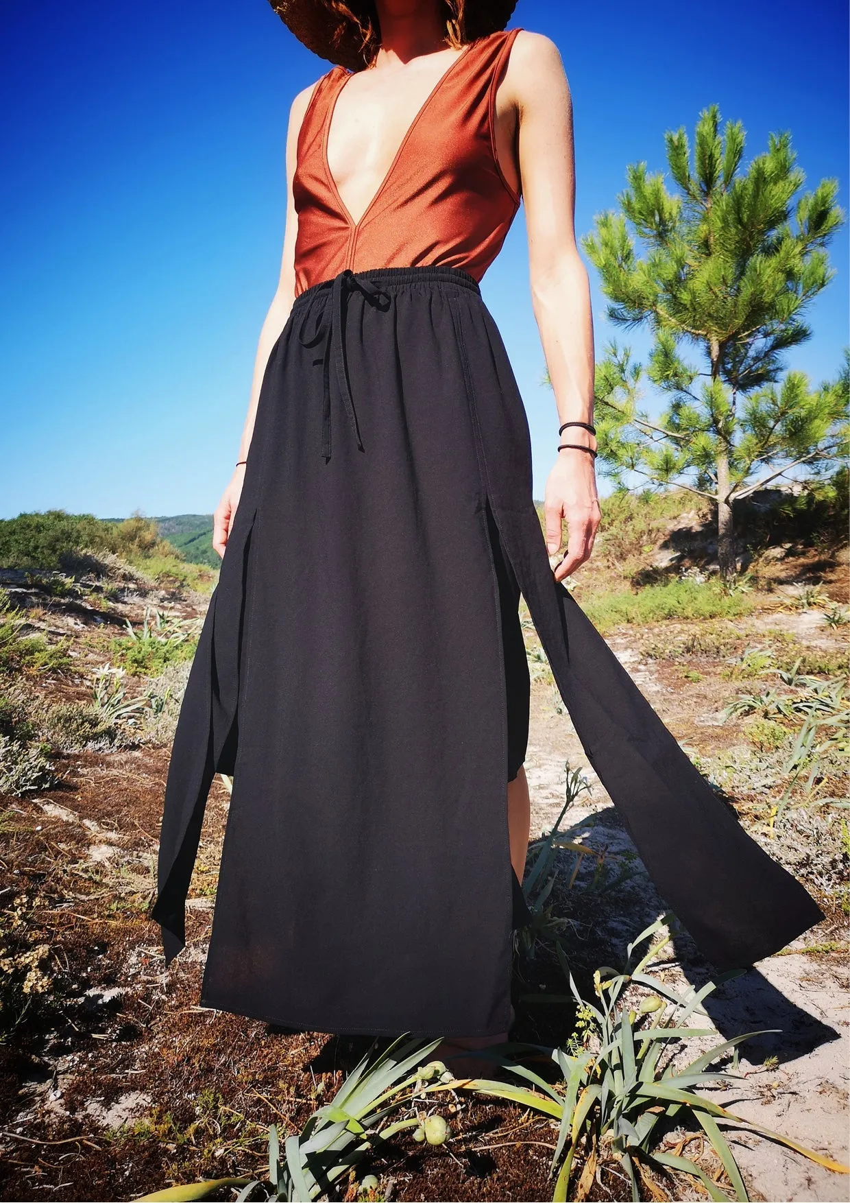 SKIRT LONG - ELASTIC WAIST SIDE SLOTS - black by BERENIK