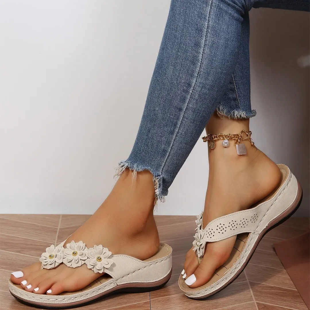 Uniqcloud Retro Studded Flowers Arch Support Wedge Flip Flops
