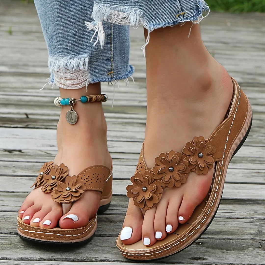 Uniqcloud Retro Studded Flowers Arch Support Wedge Flip Flops