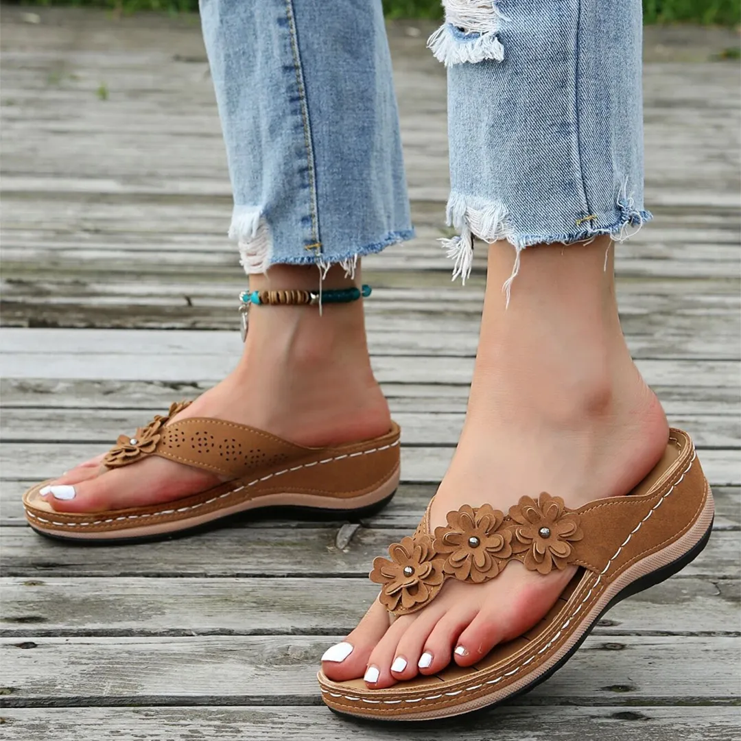 Uniqcloud Retro Studded Flowers Arch Support Wedge Flip Flops