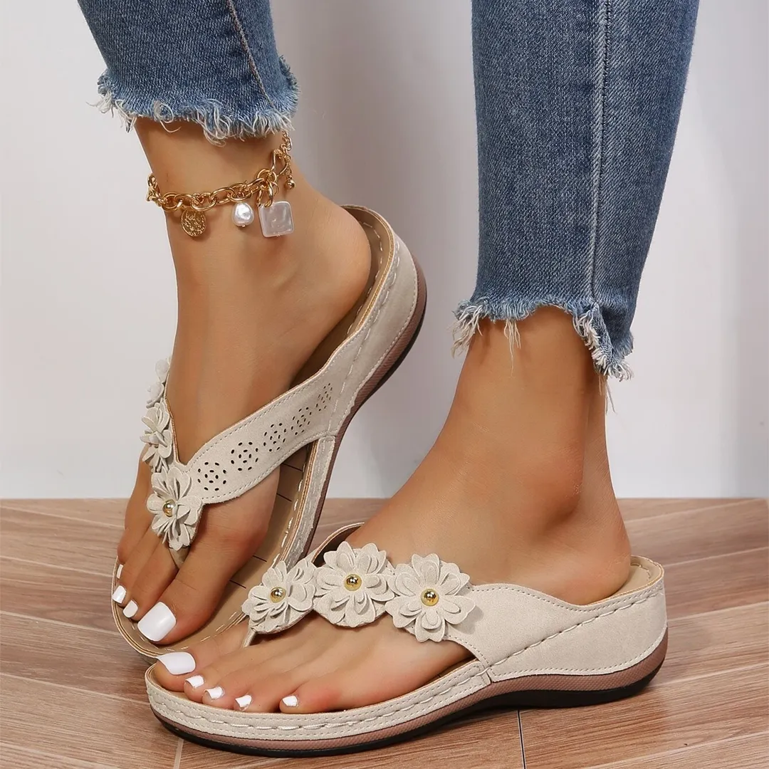 Uniqcloud Retro Studded Flowers Arch Support Wedge Flip Flops