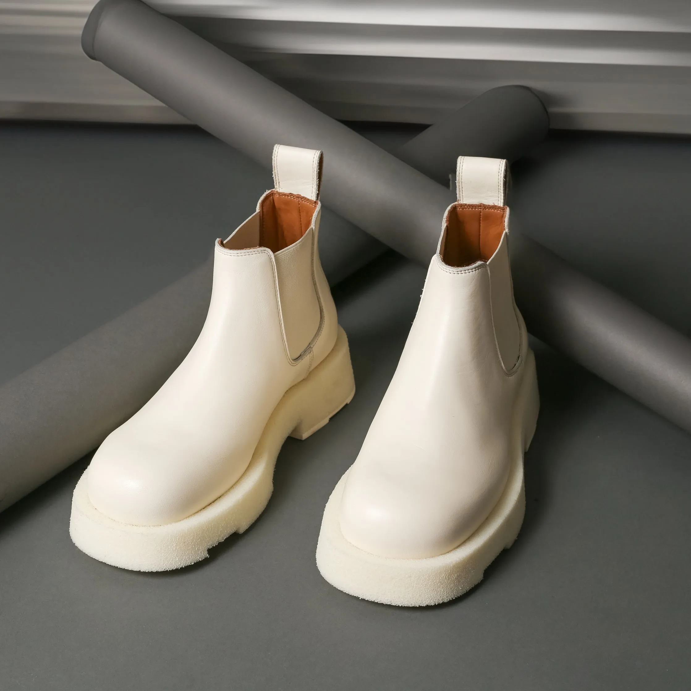 W277 Off-White