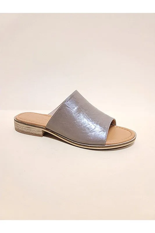 Women Round Toe Easy Slide In Sandals