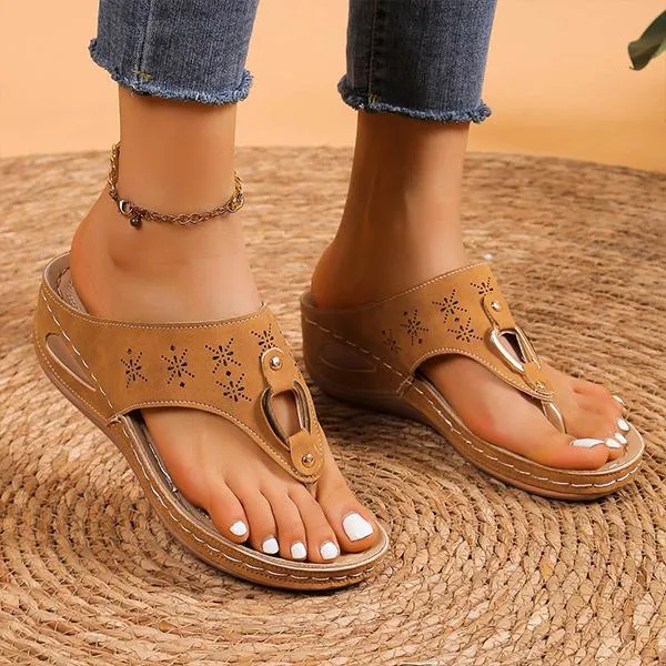 Women's Retro Hollow Wedge Slippers 54482853S